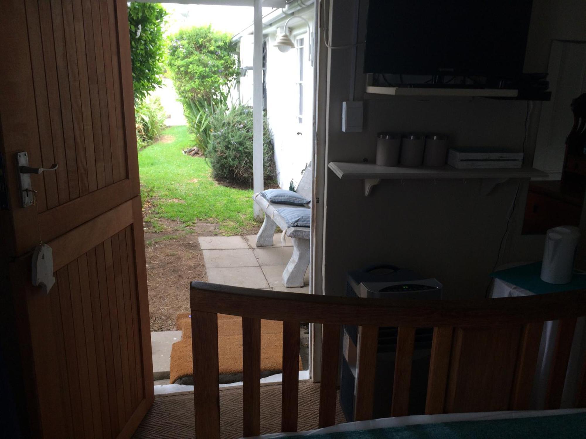 Breeze Inn Guesthouse Kidd's Beach Room photo