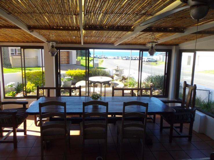 Breeze Inn Guesthouse Kidd's Beach Exterior photo